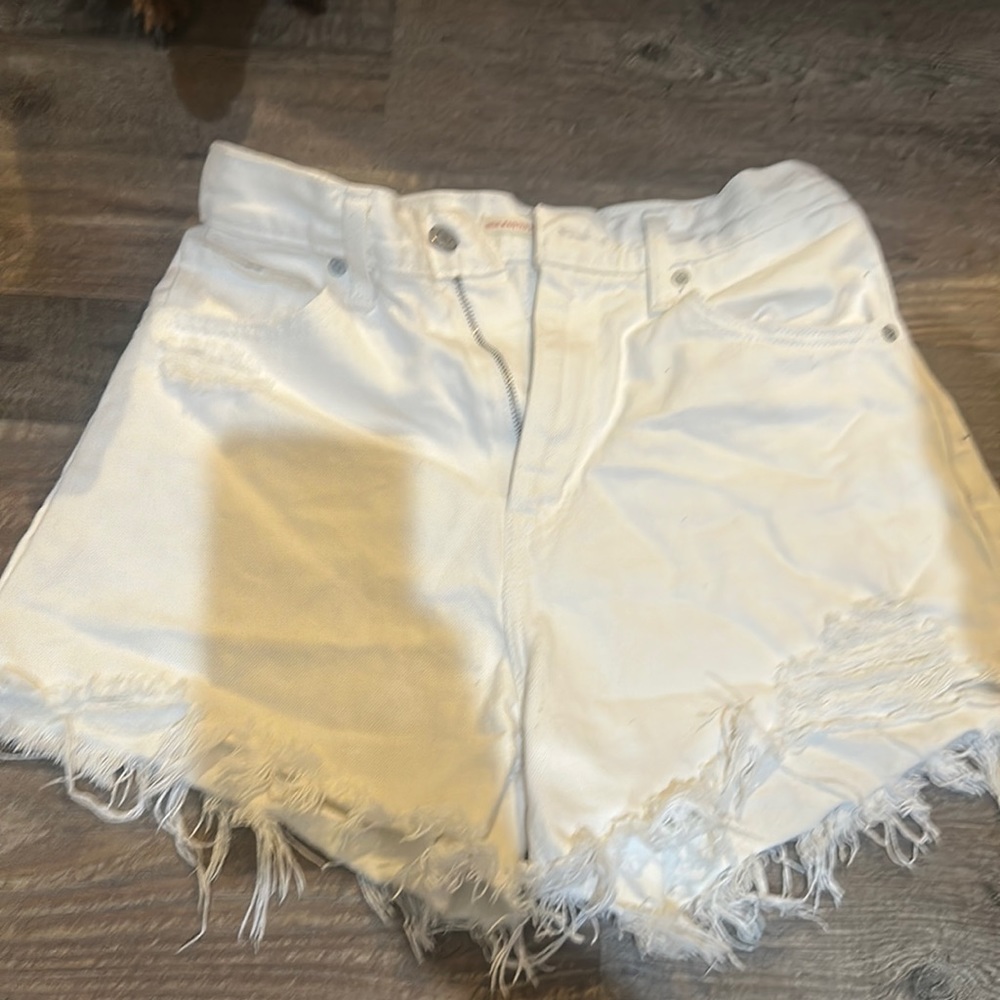 Levis High Waisted Mom White Shorts Size 27